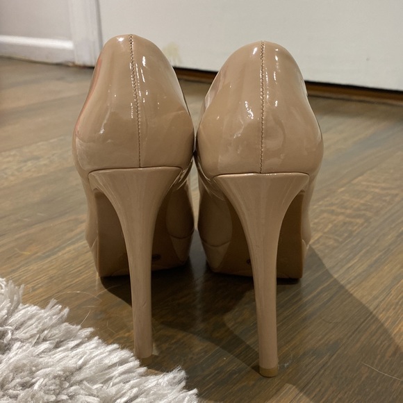 Worn once! Chinese laundry tan closed toe platform heels - Picture 2 of 5
